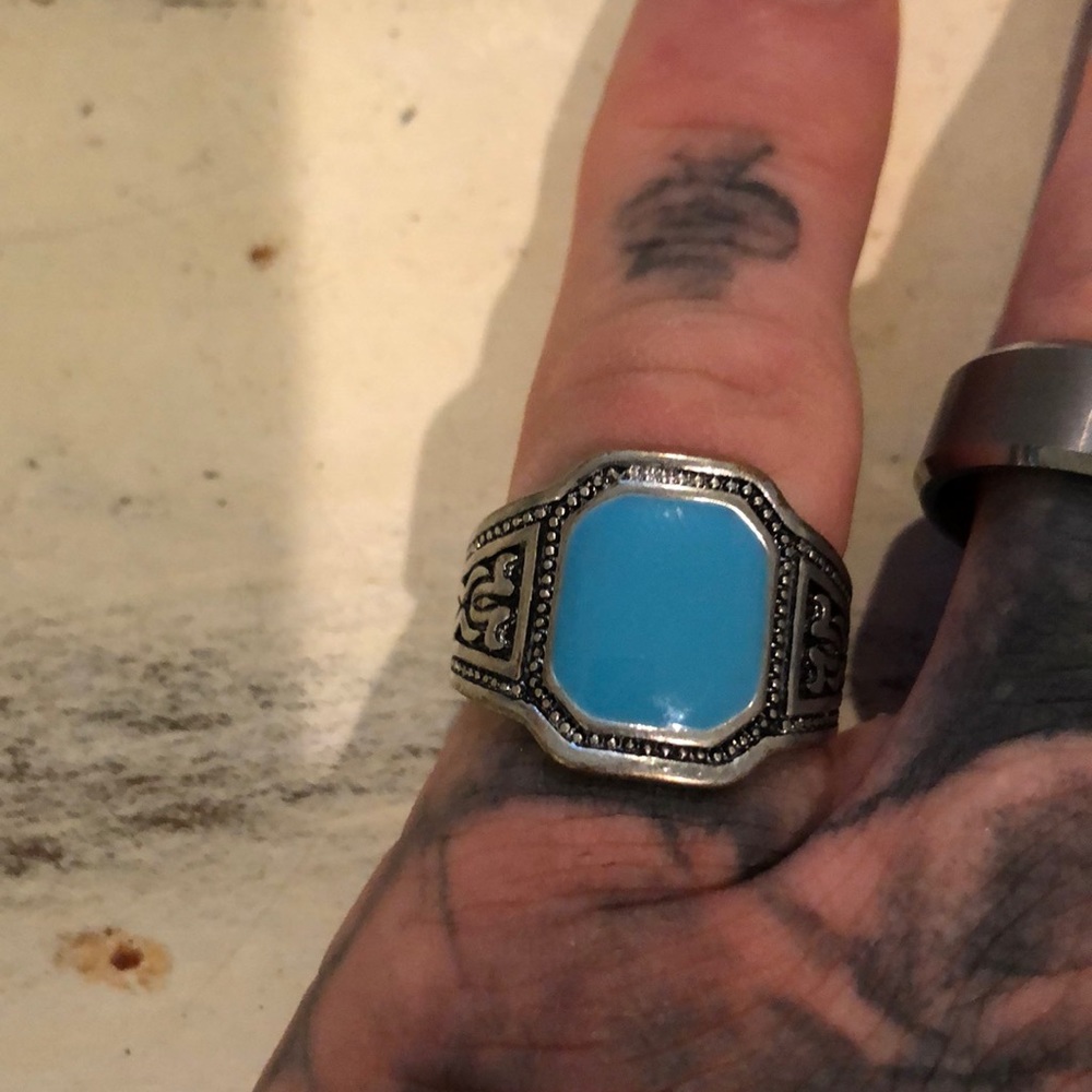 Ring - Picture 2 of 2